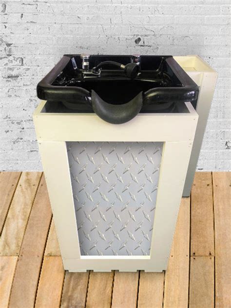 Portable shampoo sink with water tank. .  <a href=https://mb.maxgroup.al/assets/images/l078th...
