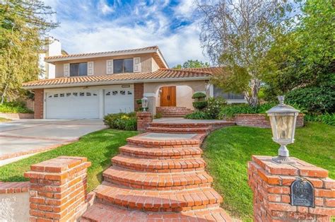 Porter ranch houses for sale. Sold: 4 beds, 5 baths, 4267 sq. ft. house located at 20379 Via Botticelli, Porter Ranch, CA 91326 sold for $2,100,000 on Jun 27, 2023. MLS# 23-265607. A truly elegant offering in the Highly Desirab... 
