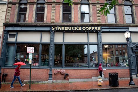 Portland Starbucks closing in December after workers voted to uni…