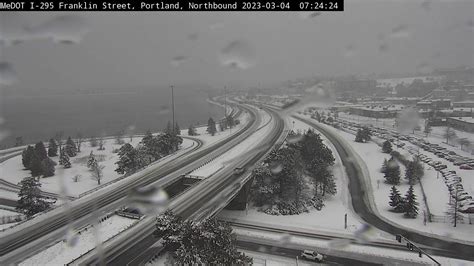 Portland traffic cameras. Access Madras traffic cameras on demand with WeatherBug. Choose from several local traffic webcams across Madras, OR. Avoid traffic & plan ahead! 