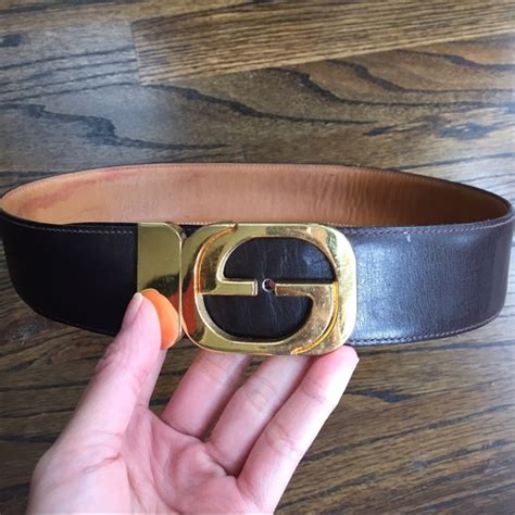 Poshmark gucci belt. A Double G belt made in our smooth leather. Black leather. Antique brass hardware. Double G buckle. Buckle: W4cm x H 3cm. .8" belt width. Made in Italy. Can be worn as a hip or waist belt. Sizing will differ based on where the belt … 