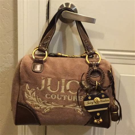 Poshmark juicy couture. Slight tear in the sleeve no stings. $45 $99. Viva La Juicy Noir Gift Set. $35 $45. Juicy Couture Velour Drawstring Top and Velour Mini Skirt, Size L, Navy, NWT. $65 $118. Juicy couture perfume. $55 $100. Juicy Couture Velour Drawstring Top and Velour Mini Skirt, Size L, Hot Pink. 