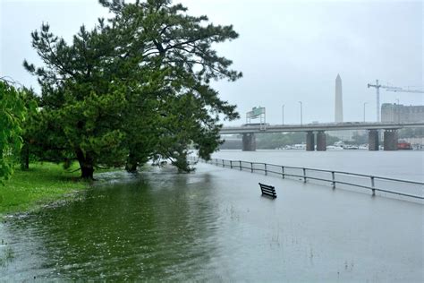 Possible flooding Friday, as rains and wind enter DC region