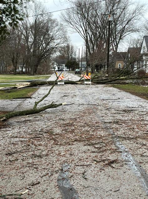Possible tornadoes leave extensive damage in Northern Illinois, Northwest Indiana