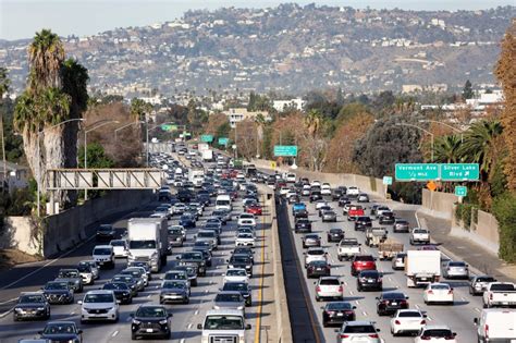 Post-Christmas travel rush is on in Southern California