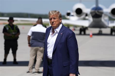 Posting of Trump charges, quickly withdrawn, muddies long day of grand jury testimony in Georgia