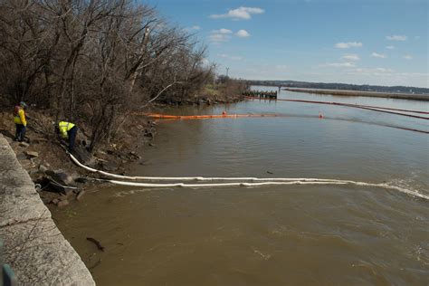 Potomac River Dominion Power Spill - cerc.usgs.gov