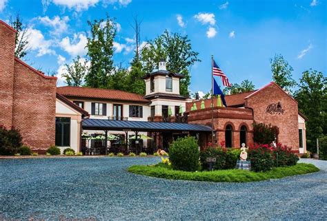 Potomac winery. Potomac Point is a Tuscan-styled winery, vineyard, and bistro nestled in the heart of Northern Virginia. Surrounded by rolling vineyards, Potomac Point’s indoor and … 