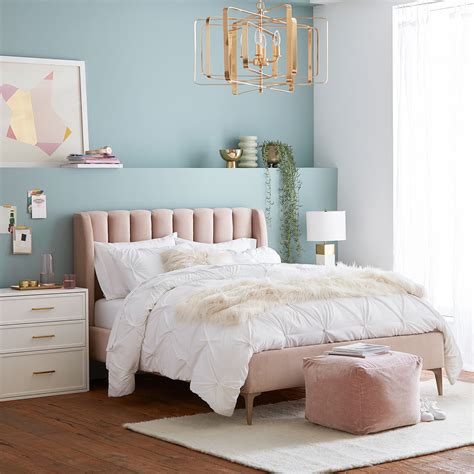 Pottery barn for teens. Shop for teen bedroom and dorm room furniture, bedding, accessories and more at Pottery Barn Teen. Find exclusive collections, sustainability products, gifts and new arrivals for … 