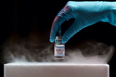Pourquoi Le Vaccin De Pfizer N Aurait Finalement Pas Besoin D Etre Stocke A 70 C