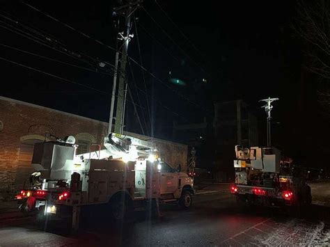 Over 1,500 homes and businesses were still without power in the greater Fayetteville area Thursday afternoon after a winter storm hit the region earlier in the week. Southwestern Electric Power Co. was reporting 1,584 outages in Washington County, and Ozarks Electric Cooperative listed 10 customers without power in Fayetteville as of 1:30 p.m .... 