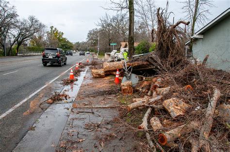 Some in Citrus Heights without power for days after storm Date: January 12, 2023 Dominique Cline trims a friend's hair by flashlight and window light on Jan. 11, 2023, after a downed power line cut power to her neighborhood four days prior.. 