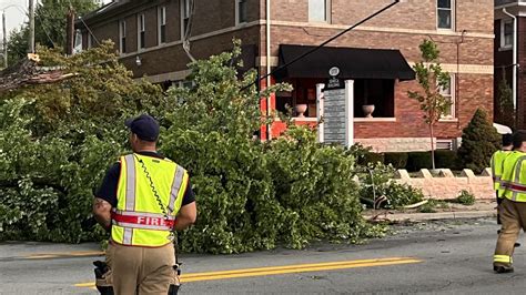 LOUISVILLE, Ky. — After severe weather rolled across Kentuckiana on Sunday, thousands of people are without power. The storms brought large hail, high winds and heavy rain to the WHAS11 viewing .... 