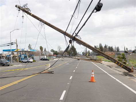 Power outage sacramento california. Power outages remain in Sacramento area. More than 43,000 Sacramento Municipal Utility District customers remain without power Sunday morning following Saturday's storms that knocked down power ... 