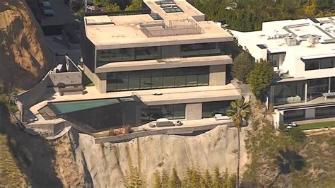 Powerball jackpot winner purchases mansion in Hollywood Hills
