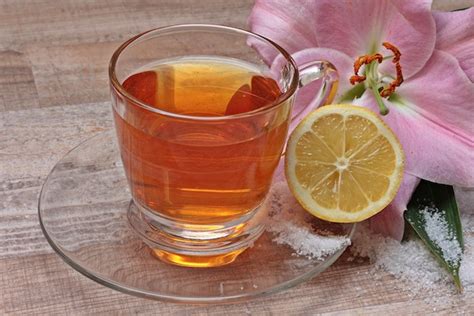 Powerful fruit cocktail for men! tea, honey and lemon for increased strong