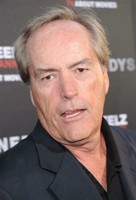 Powers Boothe . 