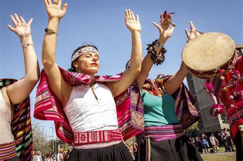 Pragmática de la cultura y la lengua quechua. - Société laval, fête de mgr. de laval.