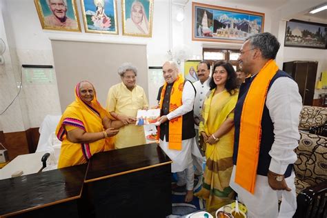 Pranav pandya biography examples