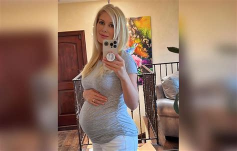 Pregnant naked gallery. .  ...