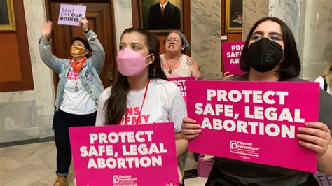 Pregnant woman in Kentucky sues for the right to get an abortion