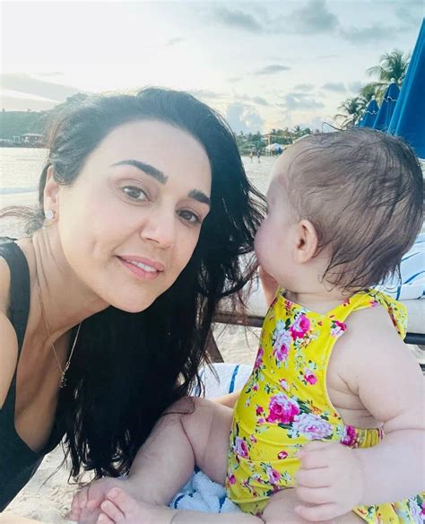 Preity zinta children age