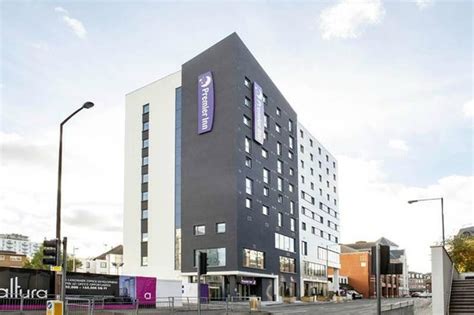 Premier Inn Woking Town Centre hotel周辺のベストホテル