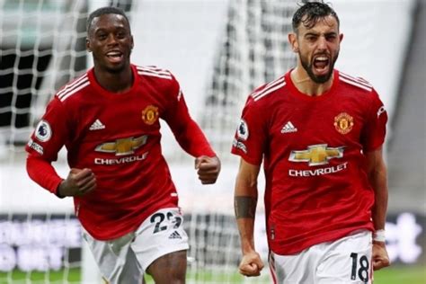 Premier Lig'de Manchester United 3 puanı 3 golle aldı - Son Dakika Haberleri