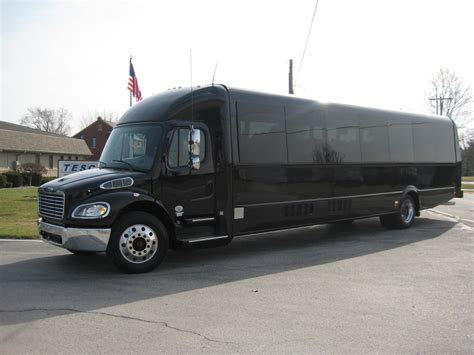 When you want to buy a new or used Freightliner truck, or you need parts and service, you can use tools on the Freightliner website to find the nearest dealer. You can also sometimes get connected to a dealership through your chosen lending.... 