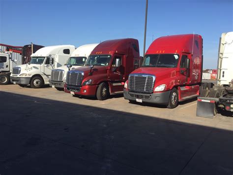PREMIER TRUCK GROUP - SELECTRUCKS of PORTLAND. Portland, Oregon 97211. Phone: (503) 483-7028. visit our website. Email Seller Video Chat. 2020 red Cascadia sleeper. Features a Detroit DD15 with 455 HP. Detroit DT12 automatic transmission. 22.5" Tire low pro and 227" Wheelbase.. 