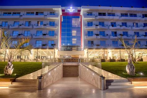 Premium Beach Hotel in Golem - Book on Hotels.com