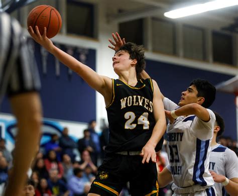 Prep roundup: San Ramon Valley goes for gold again at Damien, Salesian loses thriller and more