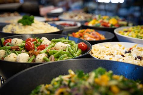 Prepared food. Additionally, BistroMD runs a meal delivery service called Silver Cuisine, which also offers a low sodium menu of meals with less than 600 mg of sodium per serving. Healthline Score: 4.1/5. Our ... 