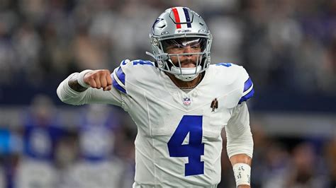 Prescott accounts for 5 TDs, Cowboys rout Giants again 49-17 for 12th straight home win