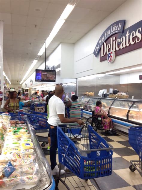 Presidente supermarket university drive. Today, Presidente Supermarkets operates nearly 30 stores from Miami-Dade to Palm Beach County. Our family of supermarkets is projected to add another 15 stores by 2020. This rate of growth over the last 30 years has made Presidente Supermarkets one of the largest Hispanic-owned supermarkets in the United States.. 