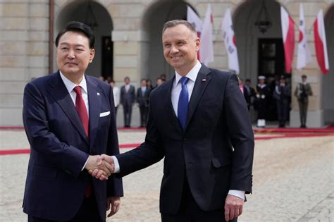 Presidents of South Korea and Poland hold talks on security, war in Ukraine and business cooperation
