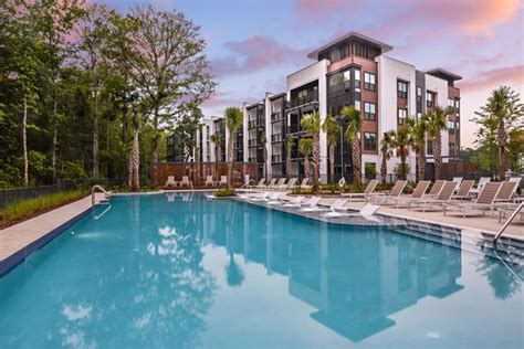 Olympus Property bought the Presidium Town Center apartments along AC Skinner Parkway south of Butler Boulevard for $97.5 million in a sale executed July 13 and recorded July 15 with the Duval Count Clerk of Courts. The OlympusProperty.com site shows the property has been renamed Olympus Preserve at Town Center with monthly rents from $1,611.. 