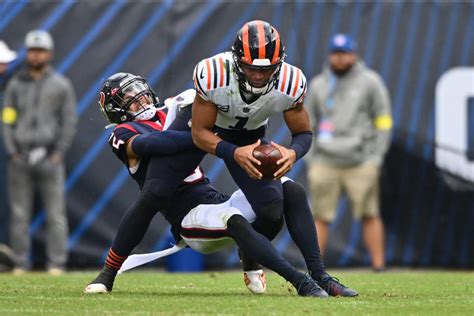 Pressure gets to Chicago Bears — and QB Justin Fields is sacked 4 times: Brad Biggs’ 10 thoughts on the Week 6 loss