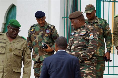 Pressure grows on Niger coup leaders as deadline looms