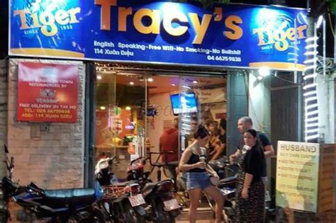 Price Tracy Messenger Hanoi