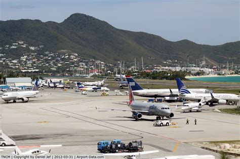 Princess juliana international airport philipsburg st maarten. Jan 31, 2024 · Minibuses travel to Marigot or Philipsburg. You can get a taxi from Philipsburg or take another minibus to the St. Maarten Cruise Terminal. Princess Juliana International Airport Taxi Service to ... 