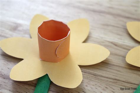 Printable paper daffodil craft The Craft Train