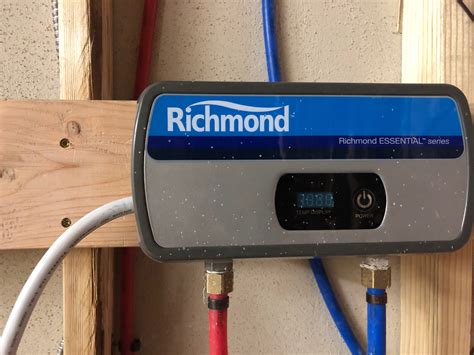The green Priority light will flash, indicating that the Rinnai Tankless Water Heater is set to supply hot water and that this controller is controlling the temperature. The tankless water heater can only deliver water at one temperature setting at a time.. 