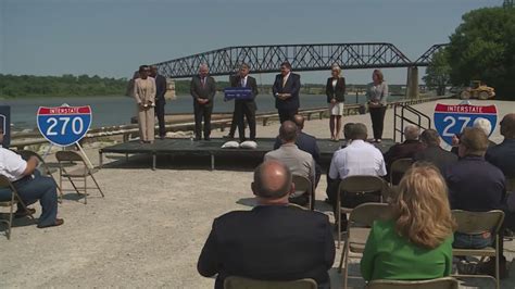 Pritzker celebrates Illinois-Missouri collaboration on new Chain of Rocks Bridge
