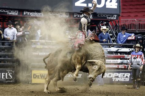 Pro Bull Rider Mason Lowe Dies During Competition