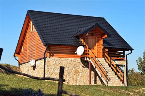 Prodavam vikendica.  Pregledajte na&scaron;u ponudu vikendica i pronađite svoje idealno mesto z...