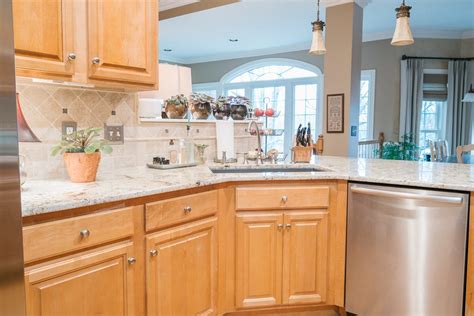 Professional Kitchen Cabinet Refacing Services