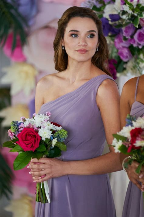 Professional bridesmaid. Bridesmaid For Hire is making money to make weddings memorable. It sounds like the plot from the movie 27 Dresses, but for Jen Glantz, that’s her reality.She gets paid to be a bridesmaid. 