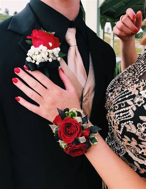 Prom - Corsages & Boutonnieres Delivery Brecksville OH - Brecksville …