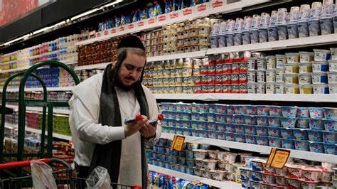 Prominent Jewish Charity distributes Passover provisions in Capital Region